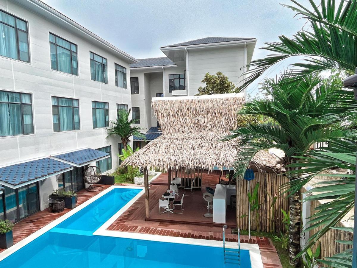 Siargao Seasky Resort Catangnan Exterior photo