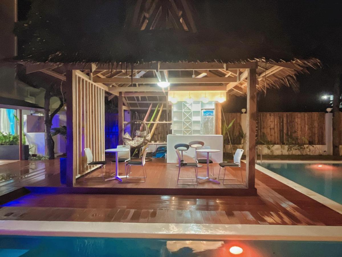 Siargao Seasky Resort Catangnan Exterior photo
